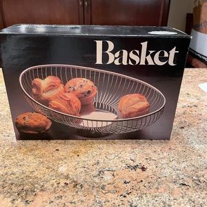 Leonard Silver Plated Wire Fruit/Serving Basket